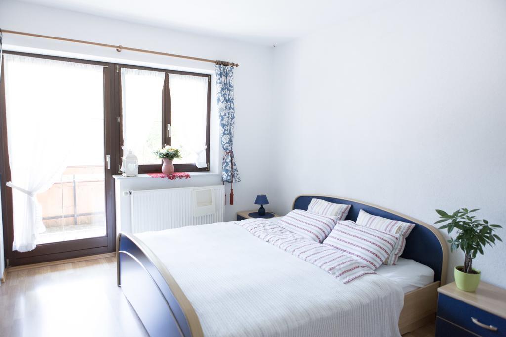 Ferienhaus Sara บาด ไคลน์เคิร์ชไฮม์ ภายนอก รูปภาพ