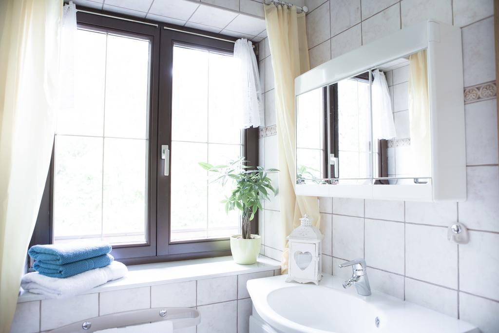 Ferienhaus Sara บาด ไคลน์เคิร์ชไฮม์ ภายนอก รูปภาพ